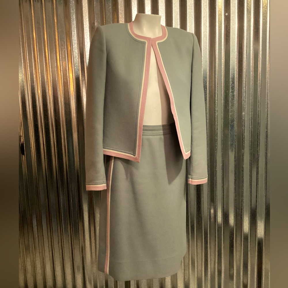 Vintage Louis Féraud women’s work suit
